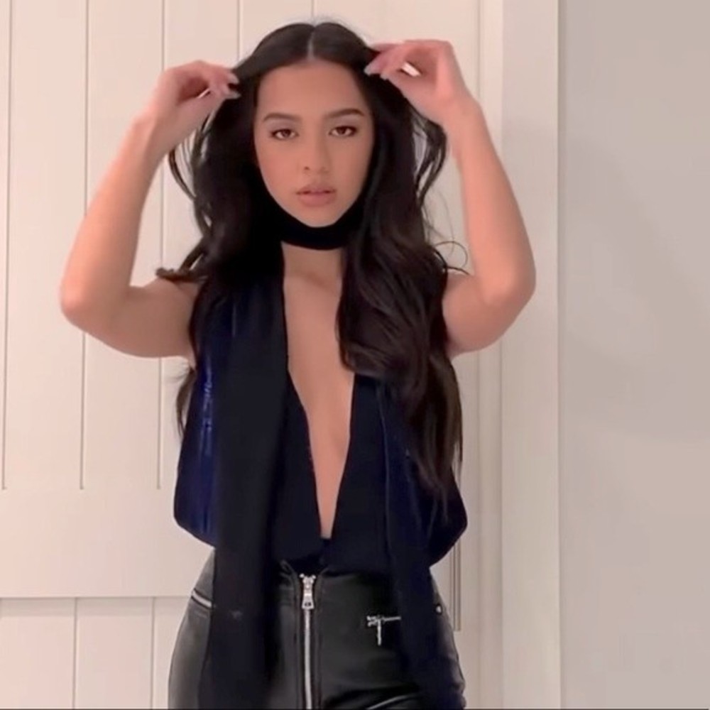 Priya Cross Back Bodysuit in Blue Metallic
superdown